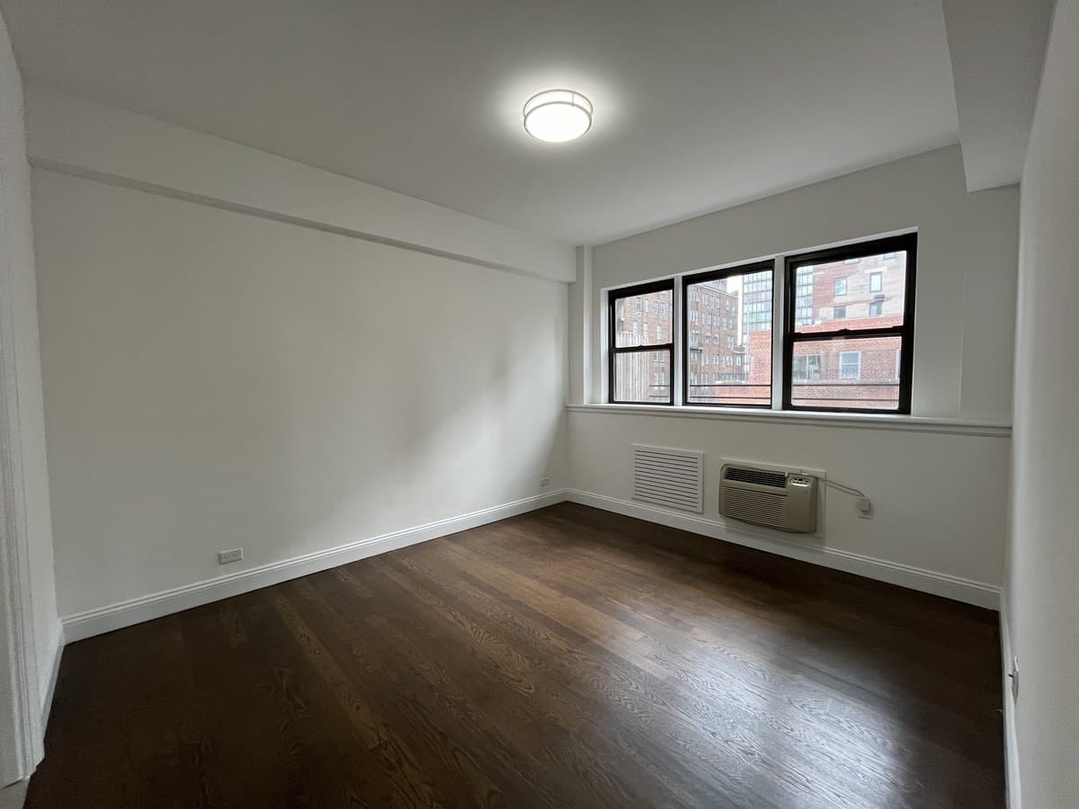 2 bed apartment at 20 Beekman PL, Unit 8B, Midtown East, photo 12 of 21