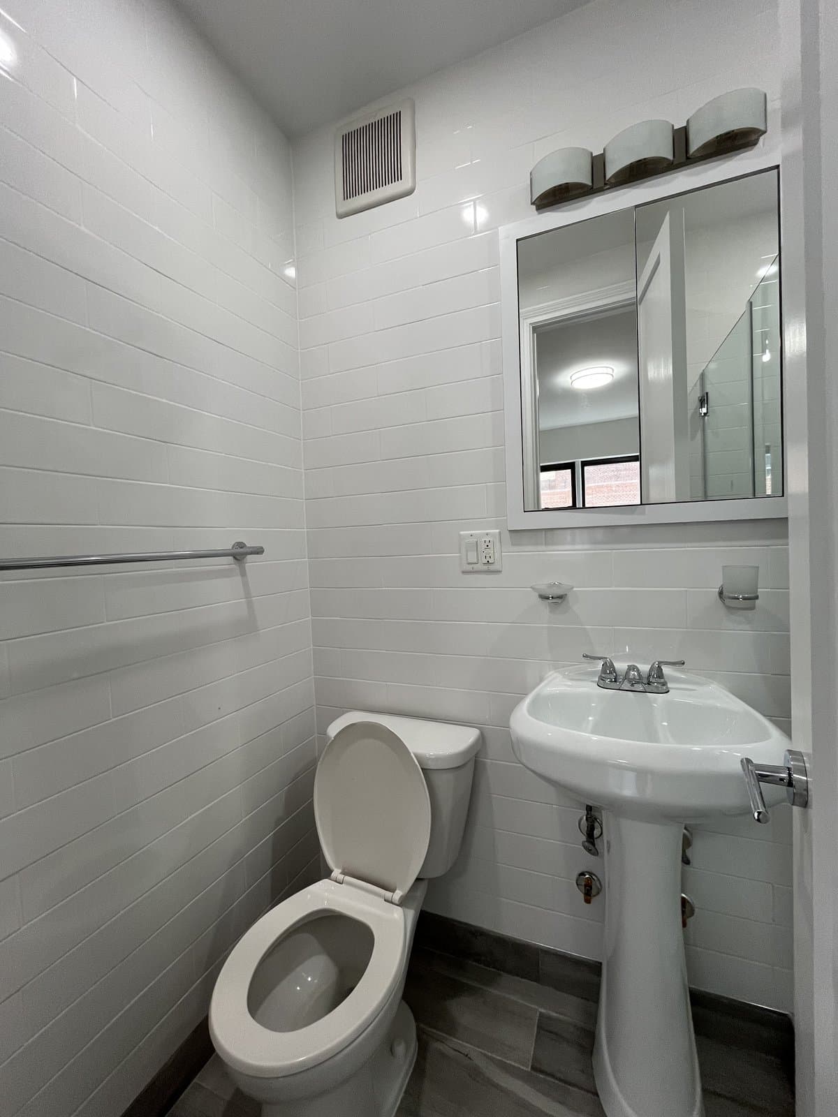2 bed apartment at 20 Beekman PL, Unit 8B, Midtown East, photo 17 of 21