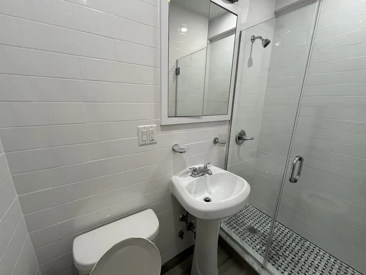 2 bed apartment at 20 Beekman PL, Unit 8B, Midtown East, photo 18 of 21