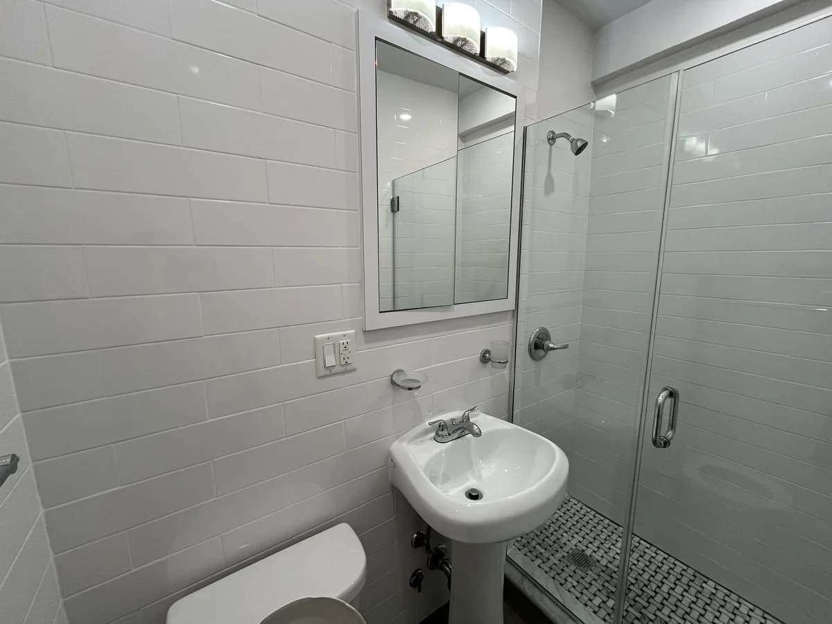 2 bed apartment at 20 Beekman PL, Unit 8B, Midtown East, photo 19 of 21