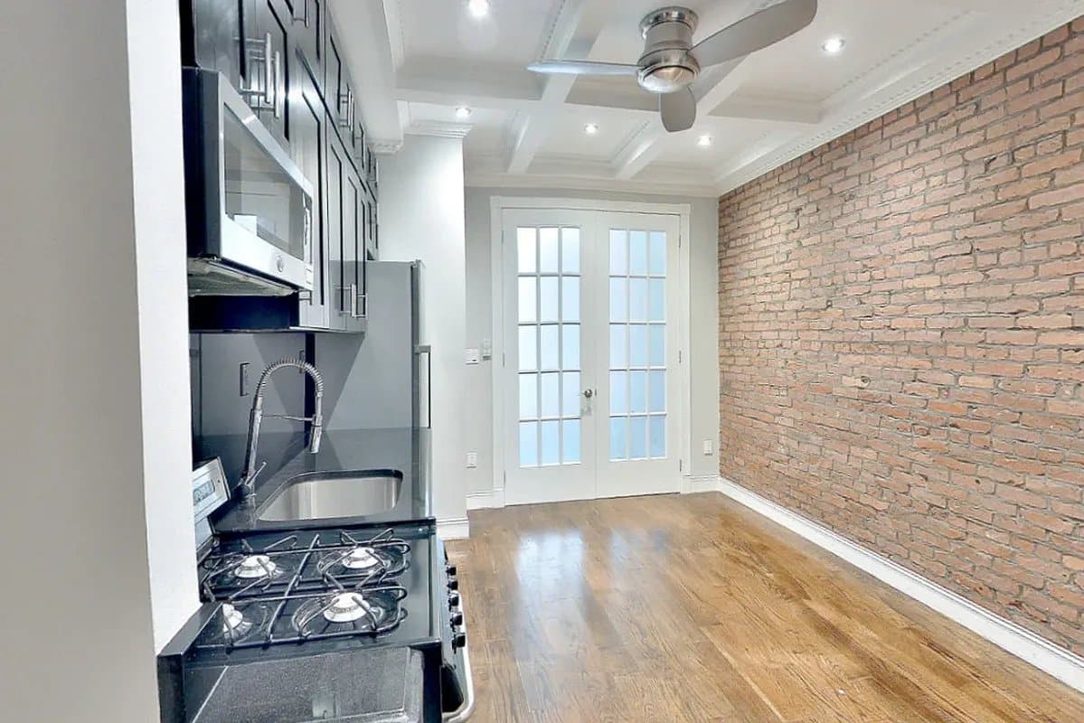 2 bed apartment at 15 West 103rd Street, Unit 1B, Upper West Side, photo 2 of 3