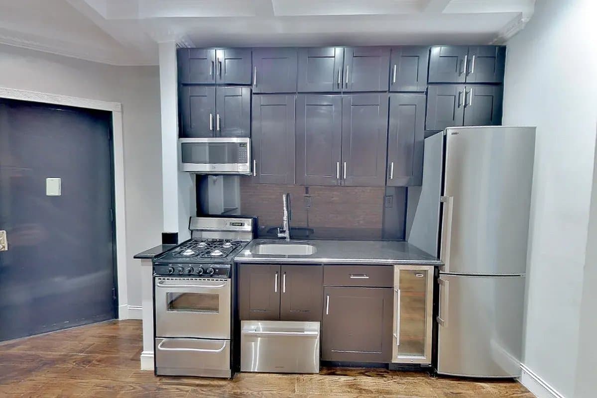 2 bed apartment at 15 West 103rd Street, Unit 1B, Upper West Side, photo 1 of 3