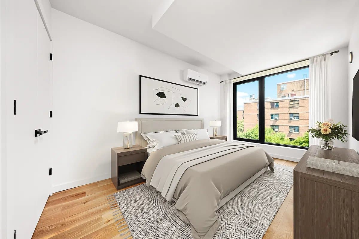 336 East 112th Street, photo 2