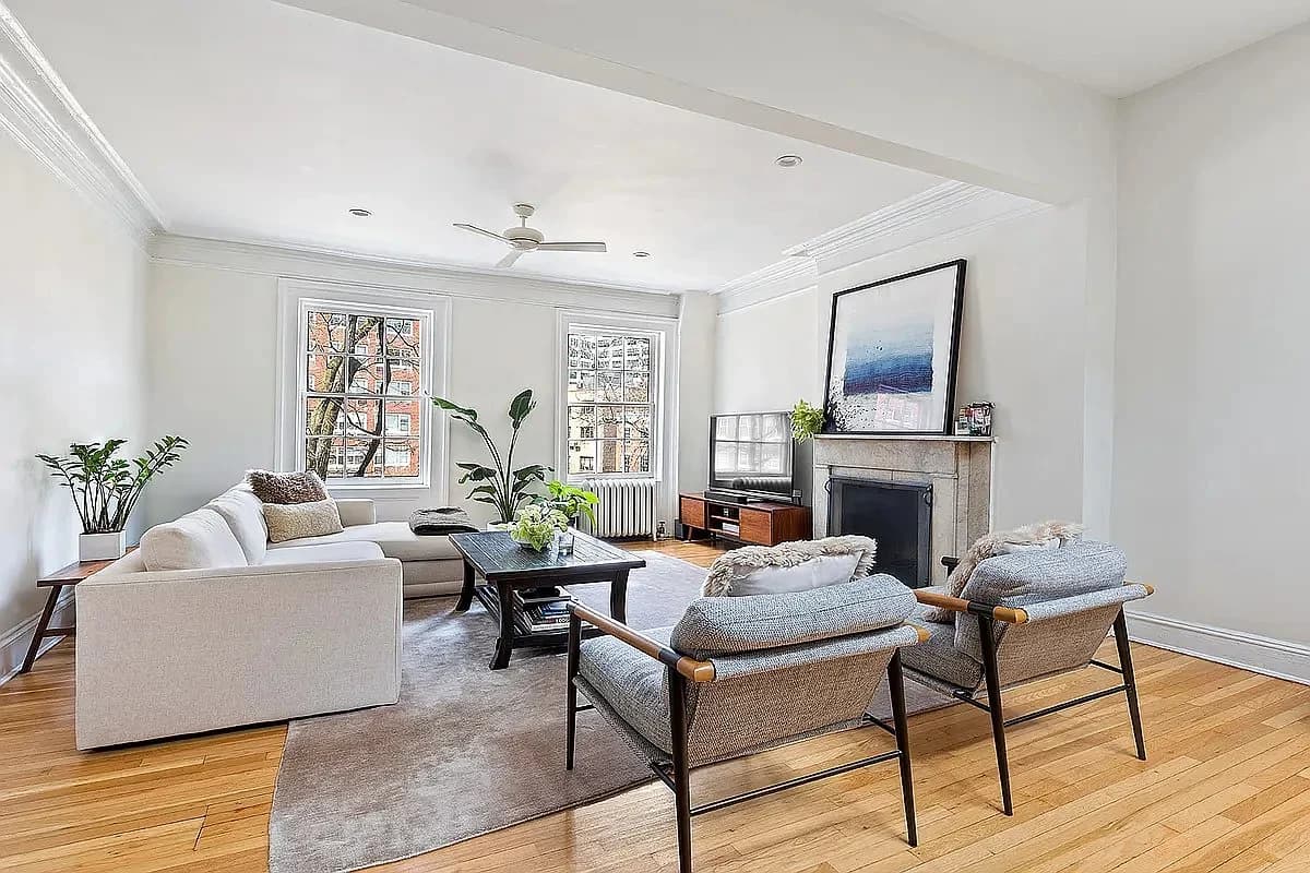 2 bed apartment at 198 Sixth Avenue, Unit 4, SoHo, photo 1 of 5