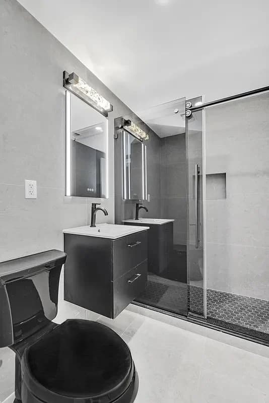 3 bed apartment at 20 East 13th Street, Unit 4, Union Square, photo 10 of 10