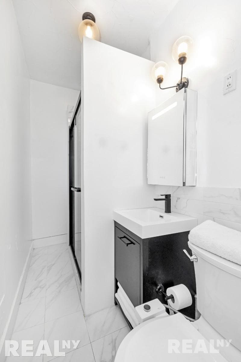 211 Lafayette Avenue, photo 5