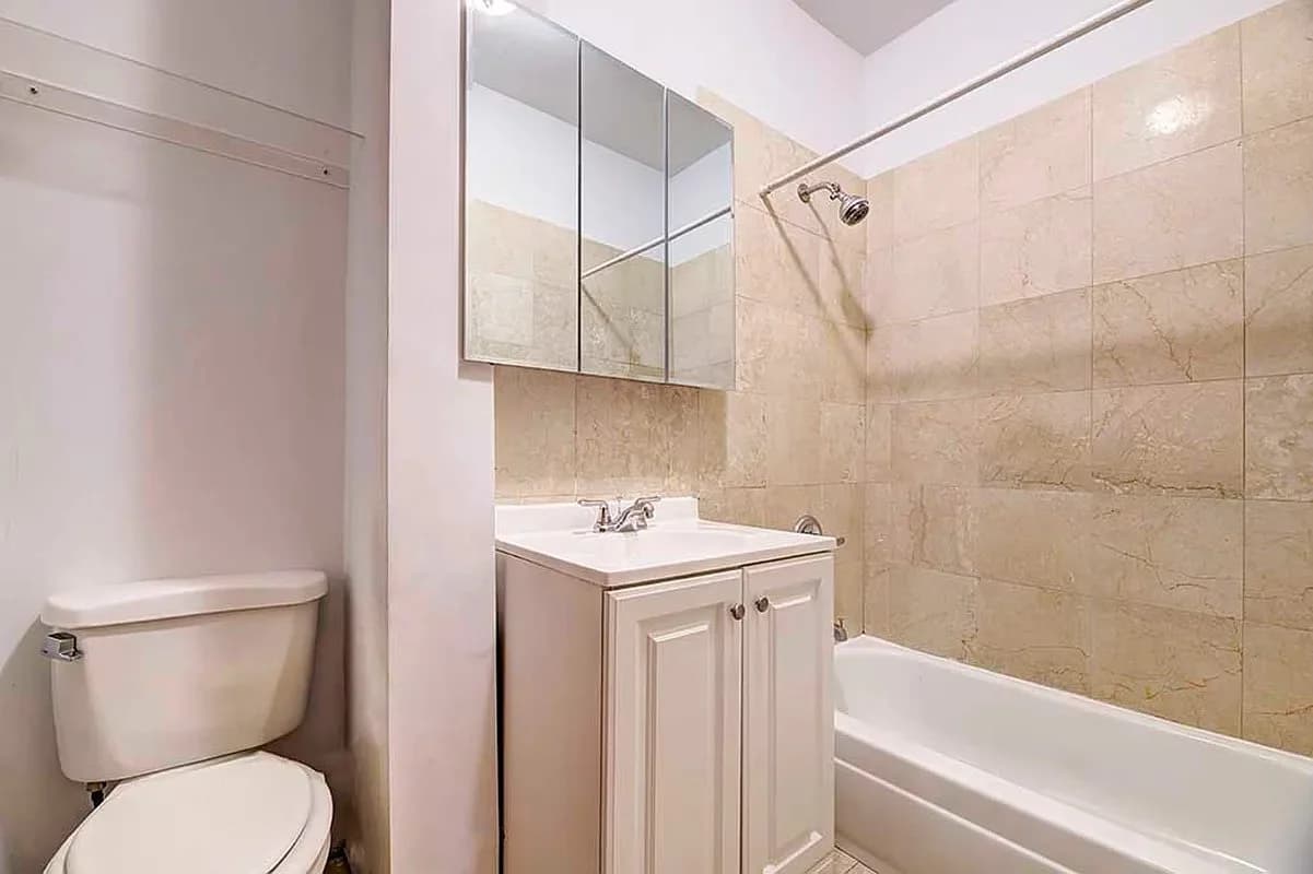 858 Tenth Avenue, photo 5