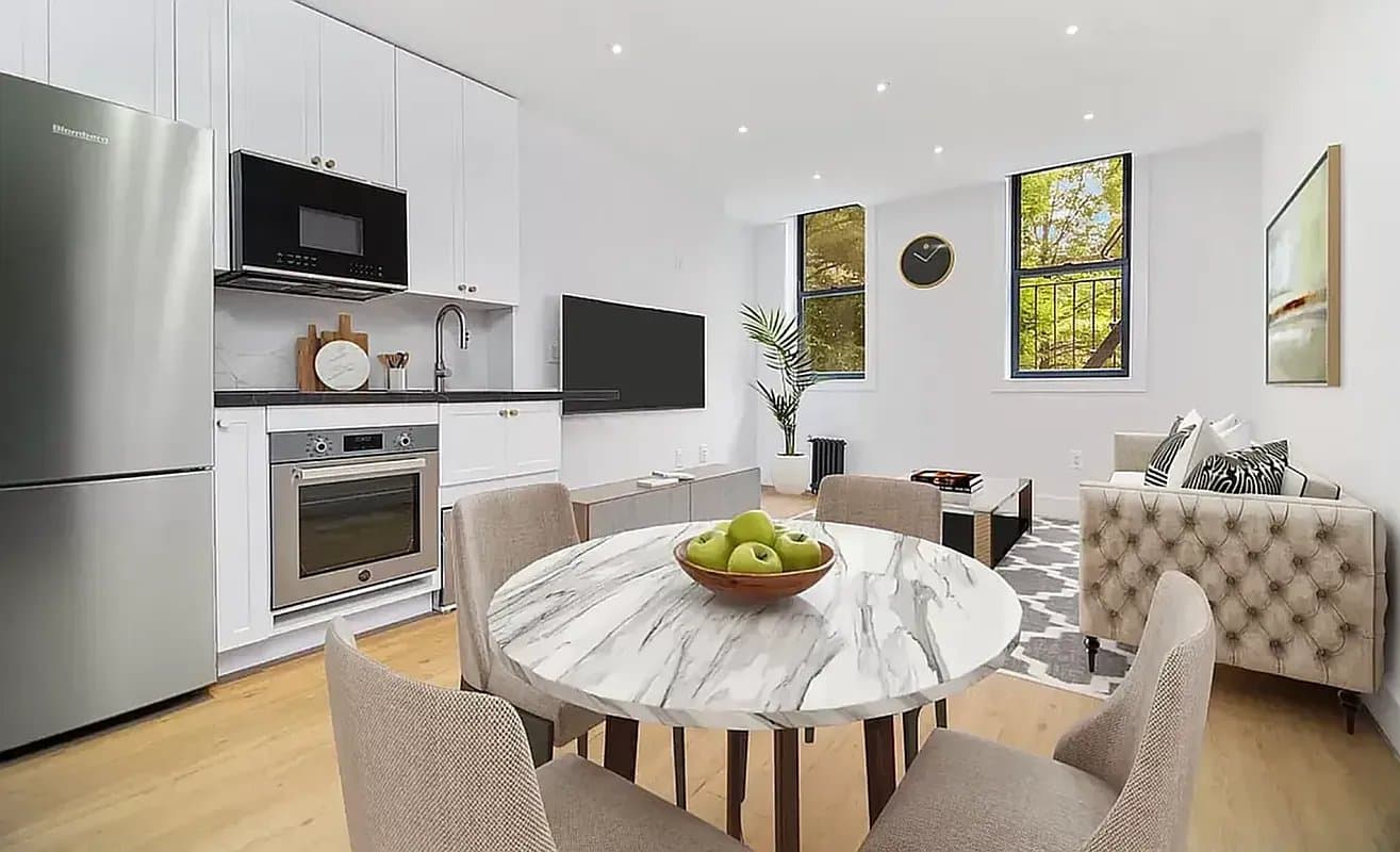 Studio apartment at 207 East 4th Street, Unit 3B, East Village, photo 1 of 5