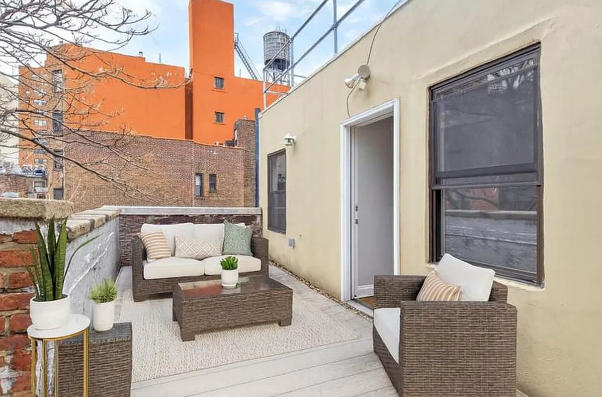 3 bed apartment at 227 East 82nd Street, Unit 5E, Upper East Side, photo 2 of 2