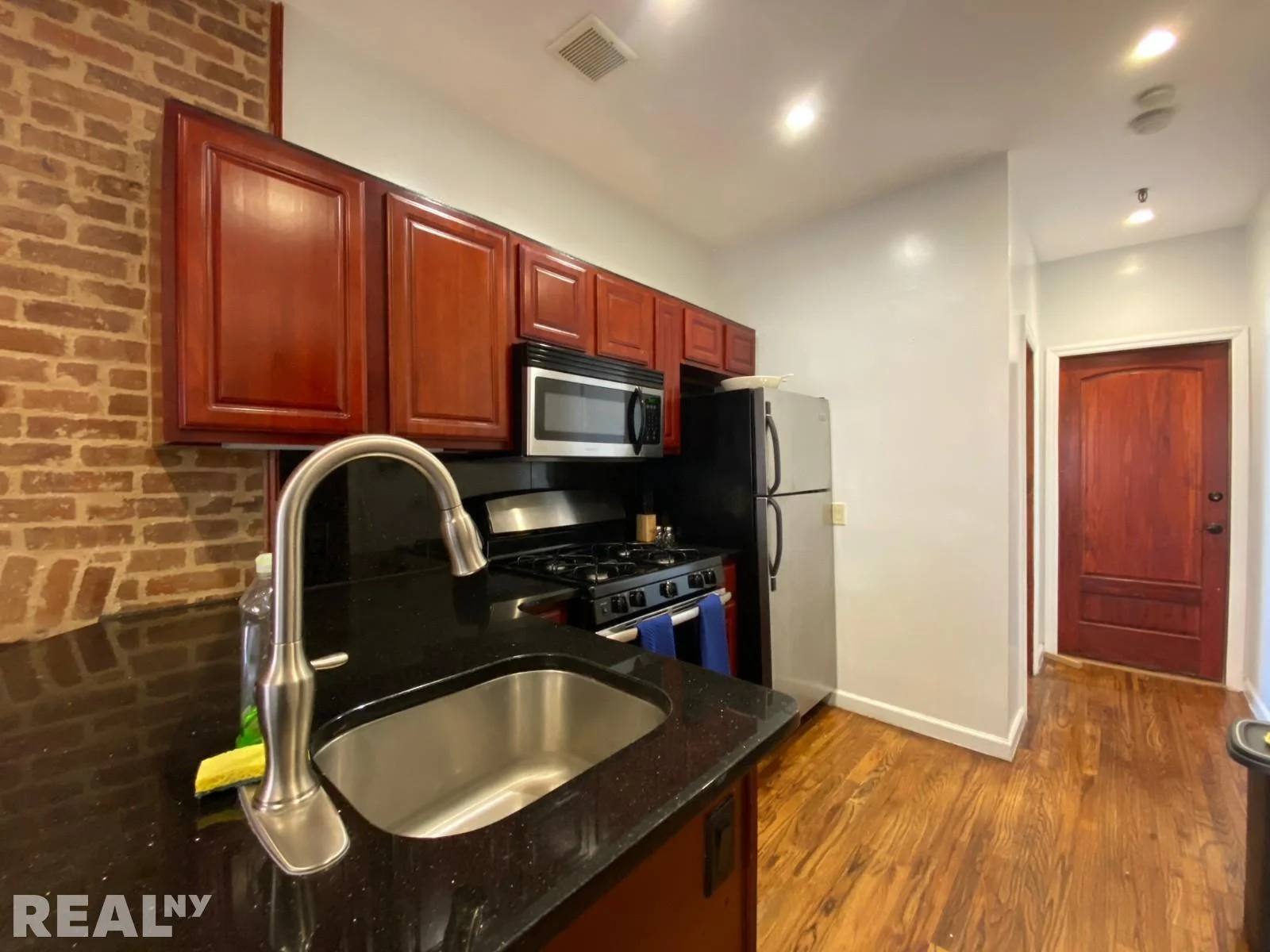 302 West 138th Street, photo 4