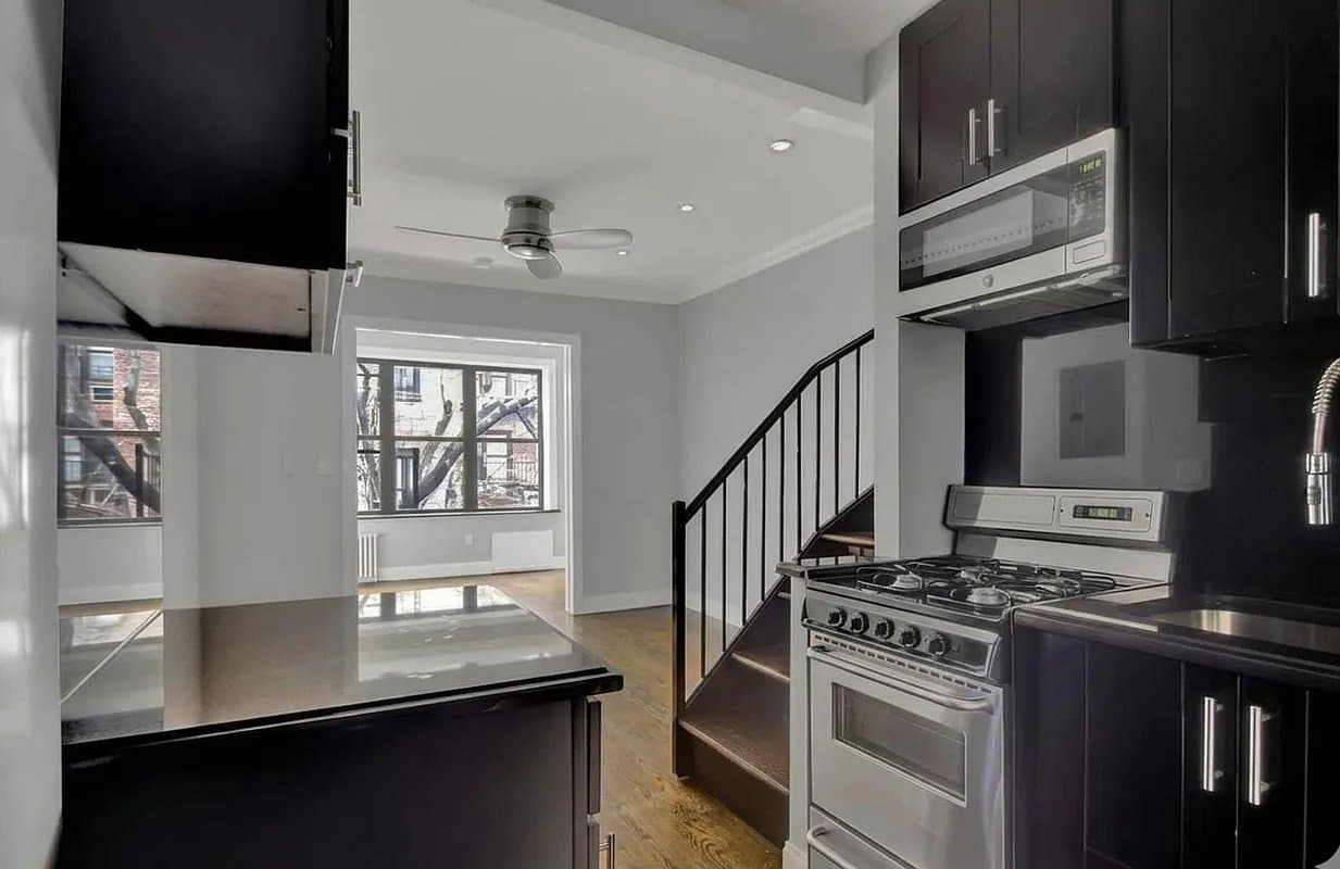 240 East 26th Street, photo 2