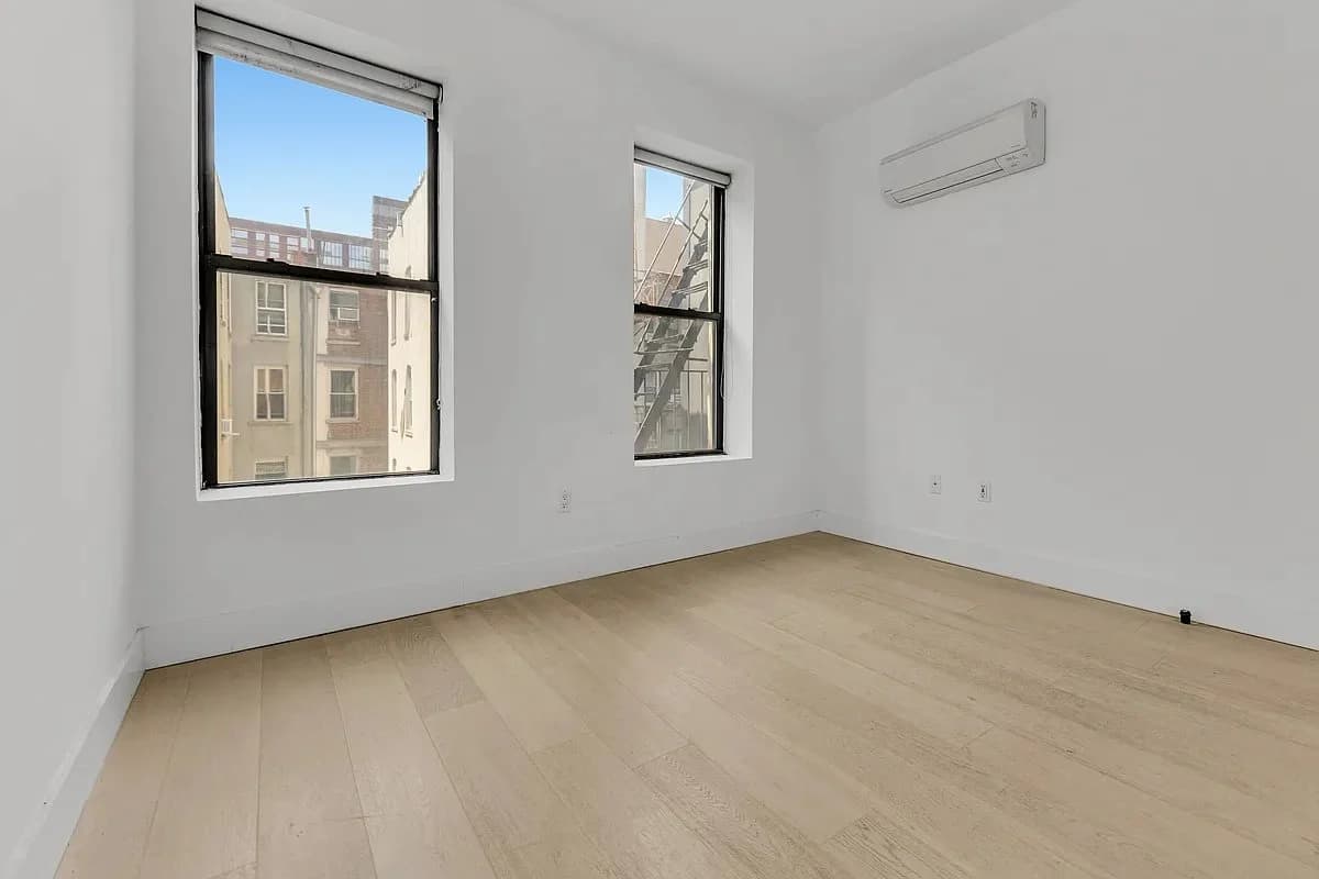 4 bed apartment at 245 Eldridge Street, Unit 2R, Lower East Side, photo 4 of 12