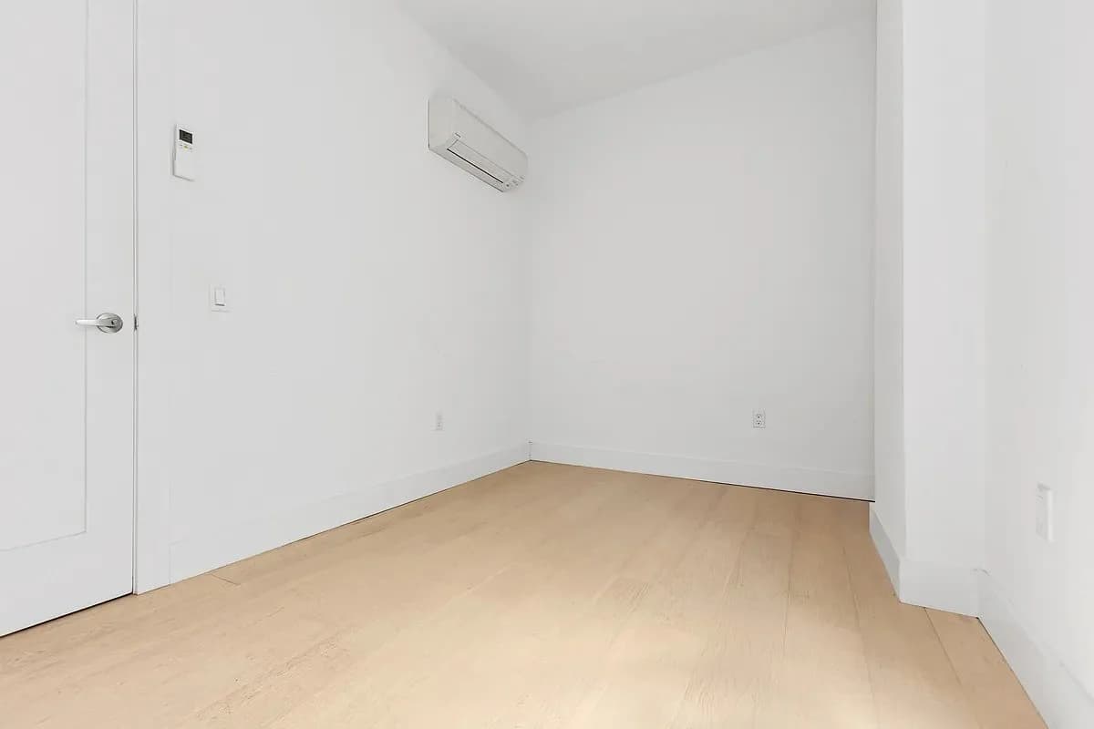 4 bed apartment at 245 Eldridge Street, Unit 2R, Lower East Side, photo 5 of 12