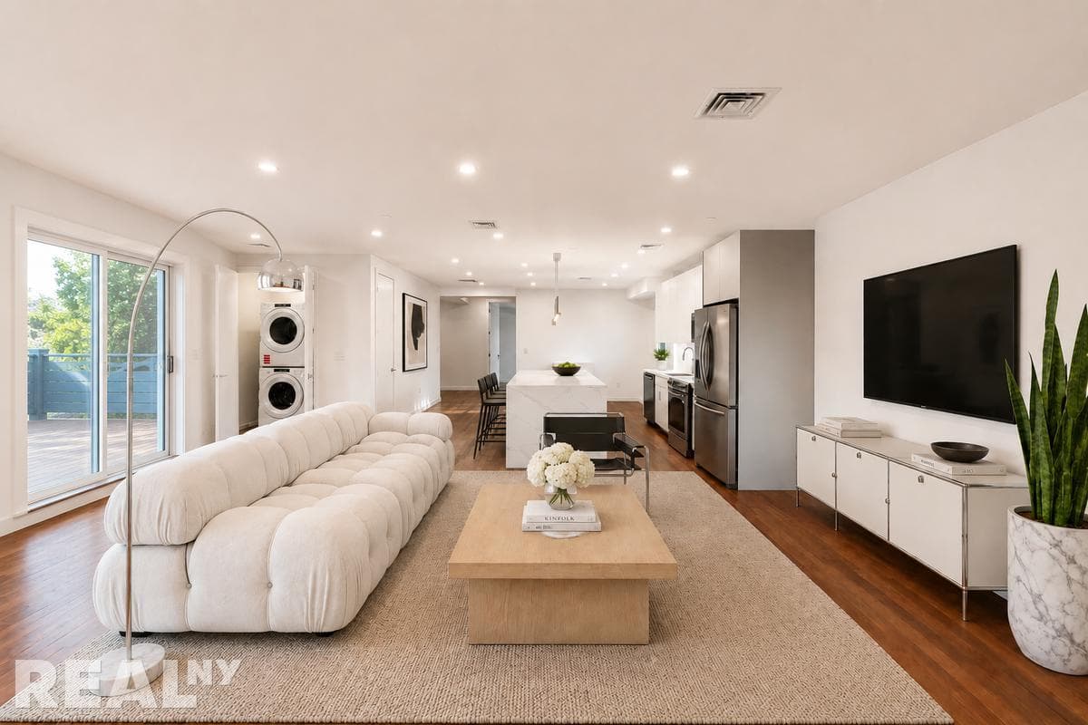 4 bed apartment at 20 Terrace Place, Unit PHF, Windsor Terrace, photo 4 of 17