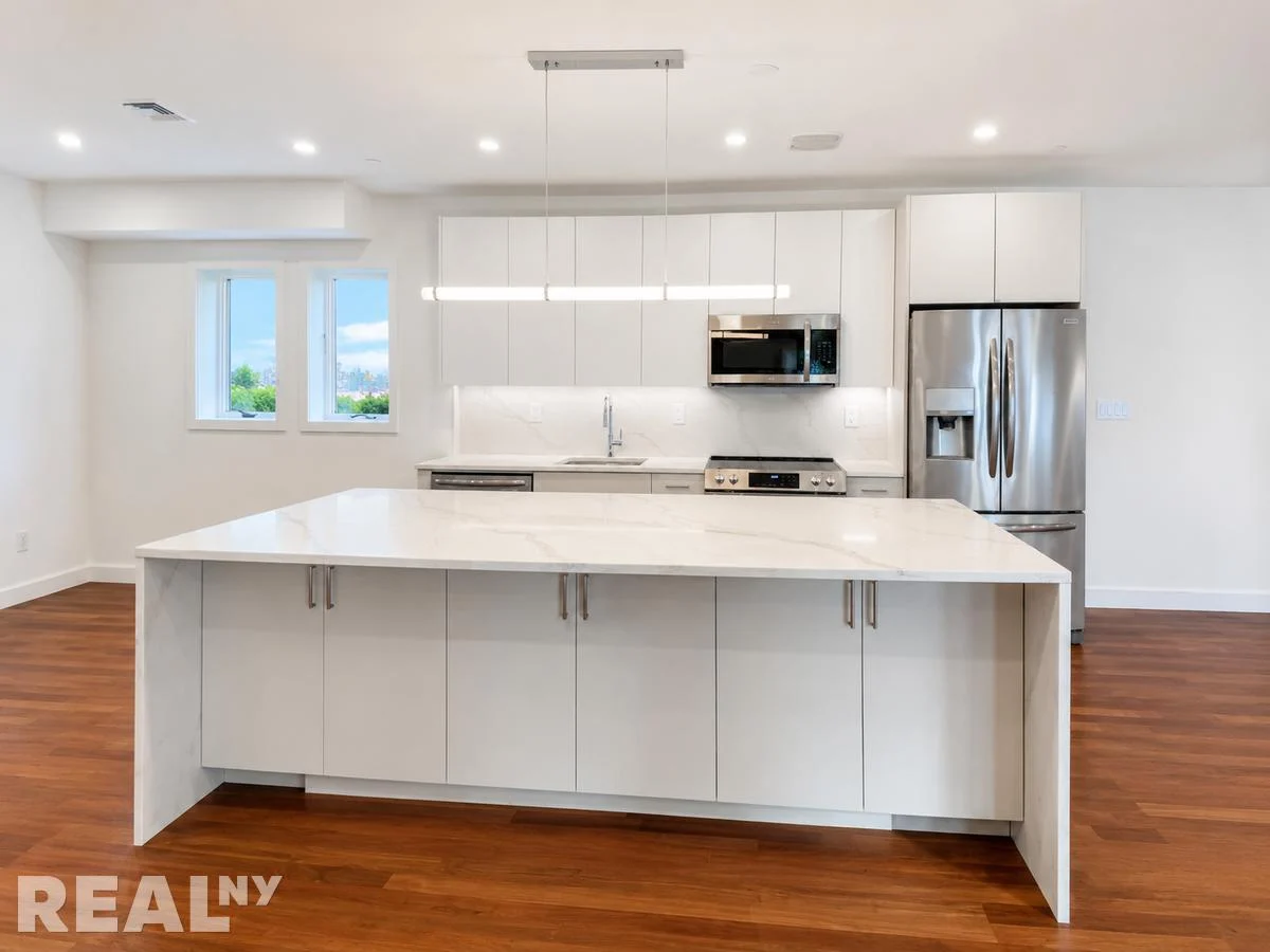 4 bed apartment at 20 Terrace Place, Unit PHF, Windsor Terrace, photo 3 of 17
