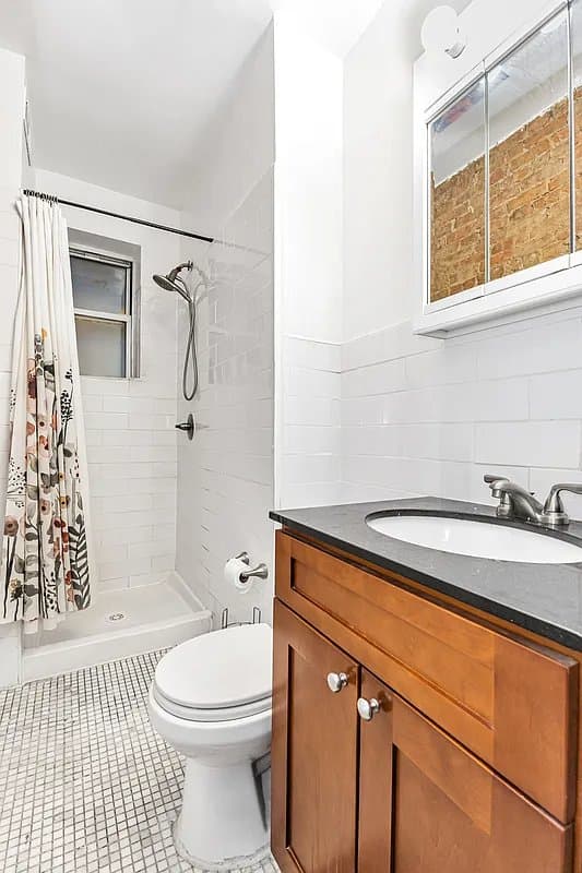 3 bed apartment at 129 West 56th Street, Unit 3F, Midtown West, photo 6 of 6
