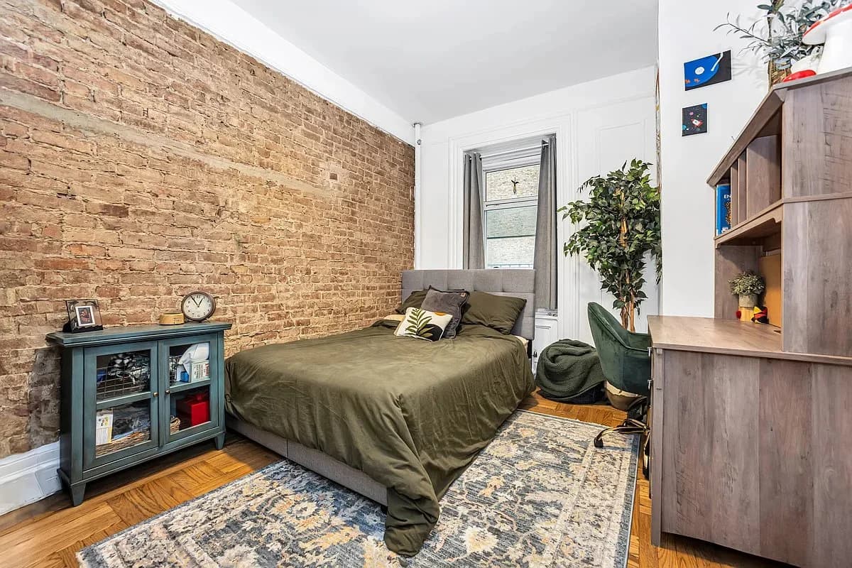 3 bed apartment at 129 West 56th Street, Unit 3F, Midtown West, photo 2 of 6