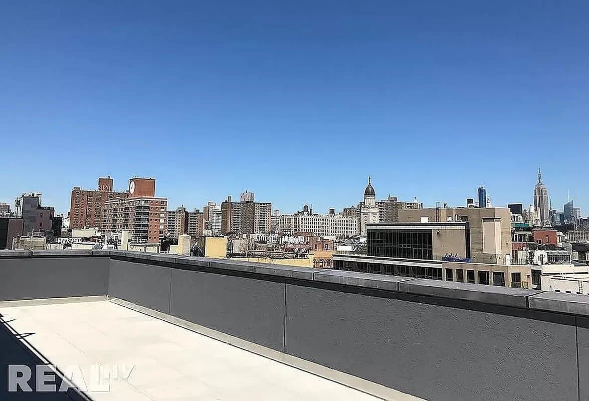 Studio apartment at 164 Attorney Street, Unit 302, Lower East Side, photo 5 of 5