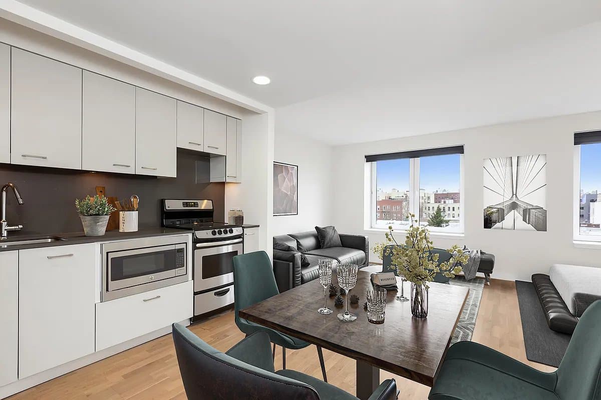 Studio apartment at 31-57 31st Street, Unit 602, Astoria, photo 1 of 6