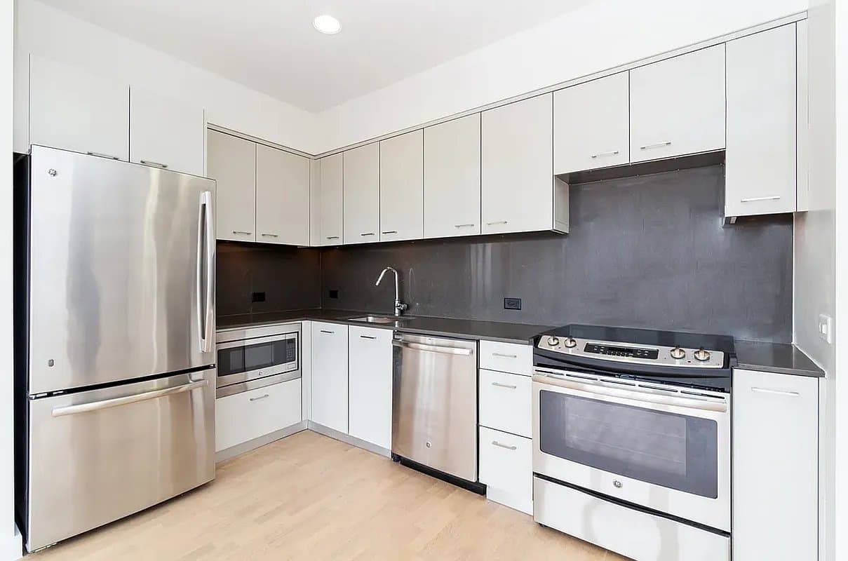 1 bed apartment at 31-57 31st Street, Unit 410, Astoria, photo 3 of 5