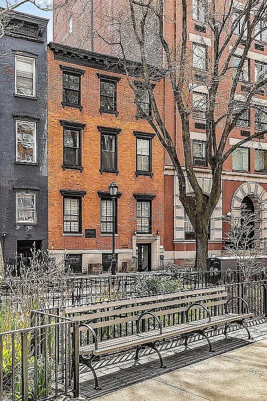 Studio apartment at 198 Sixth Avenue, Unit S, SoHo, photo 2 of 3