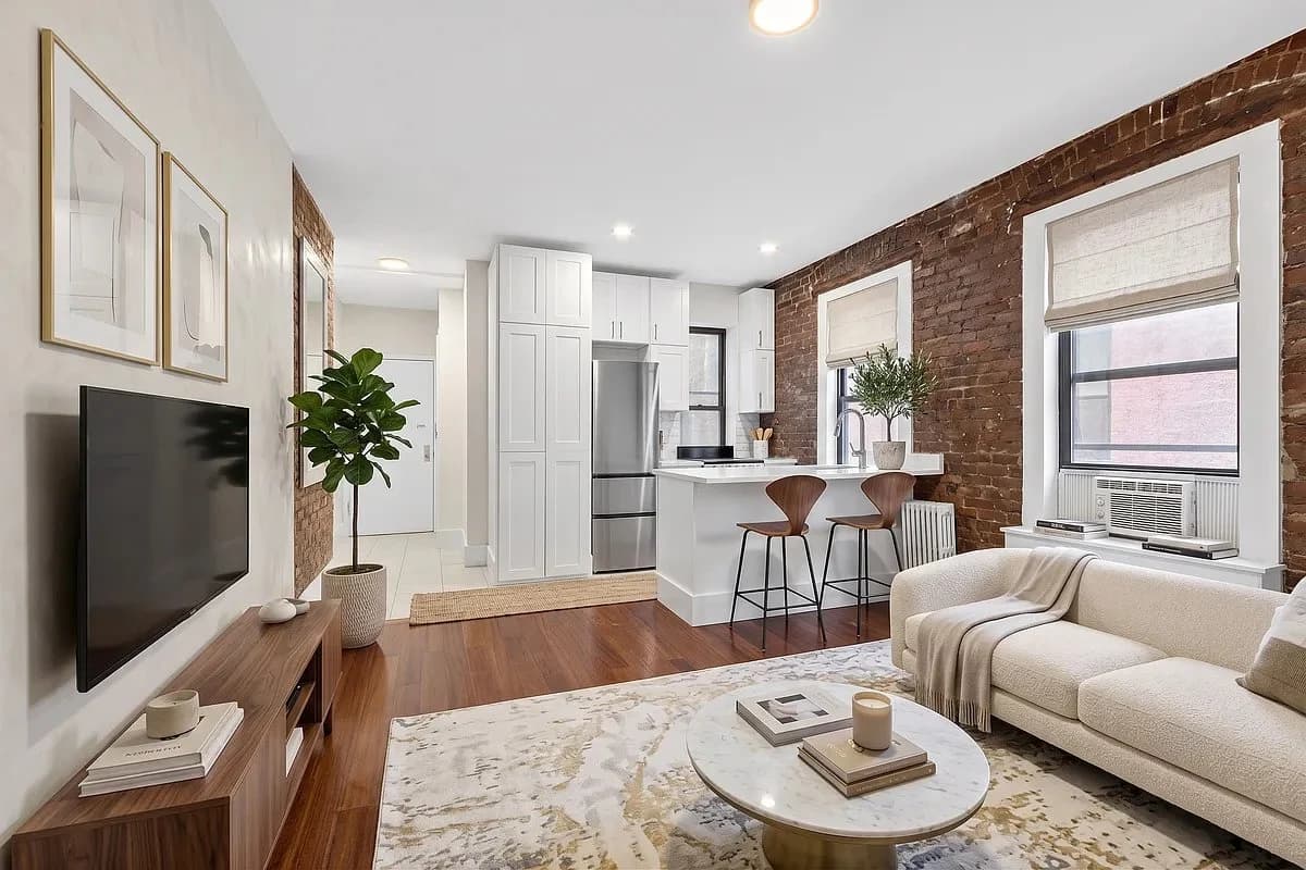 2 bed apartment at 7 Carmine St, Unit 18, West Village, photo 3 of 10