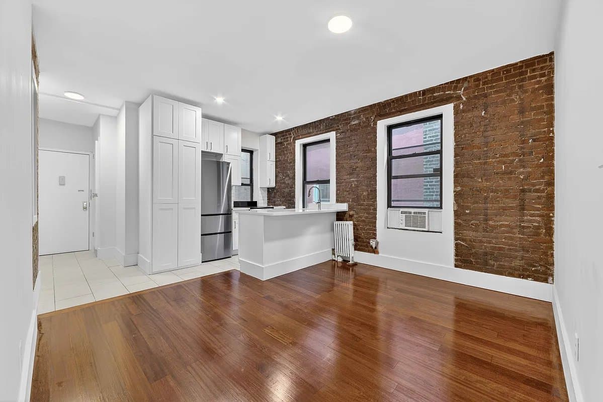 2 bed apartment at 7 Carmine St, Unit 18, West Village, photo 6 of 10