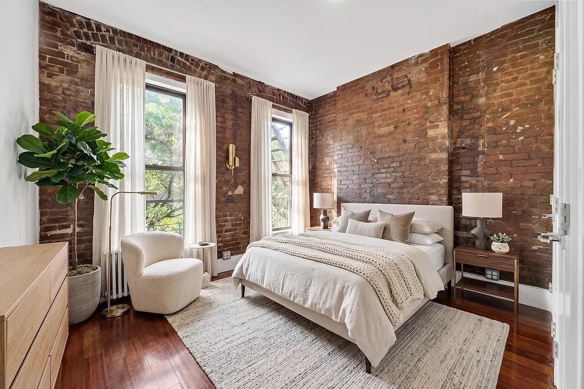 2 bed apartment at 7 Carmine St, Unit 18, West Village, photo 2 of 10