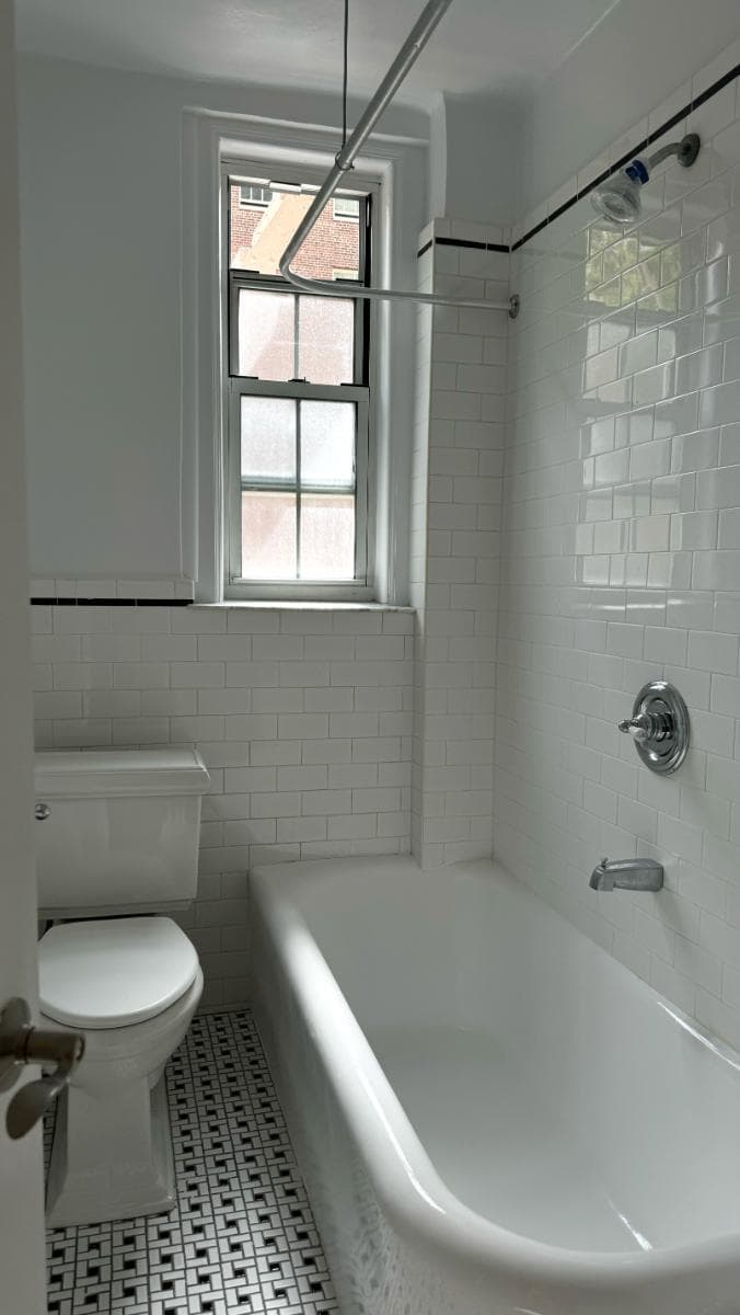 Studio apartment at 117 W 13th St, Unit 53, West Village, photo 3 of 4