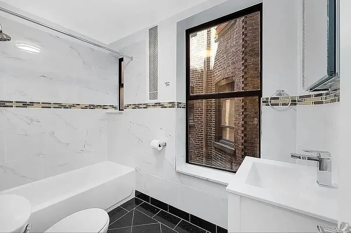 3 bed apartment at 243 Henry Street, Unit 2A, Lower East Side, photo 6 of 7