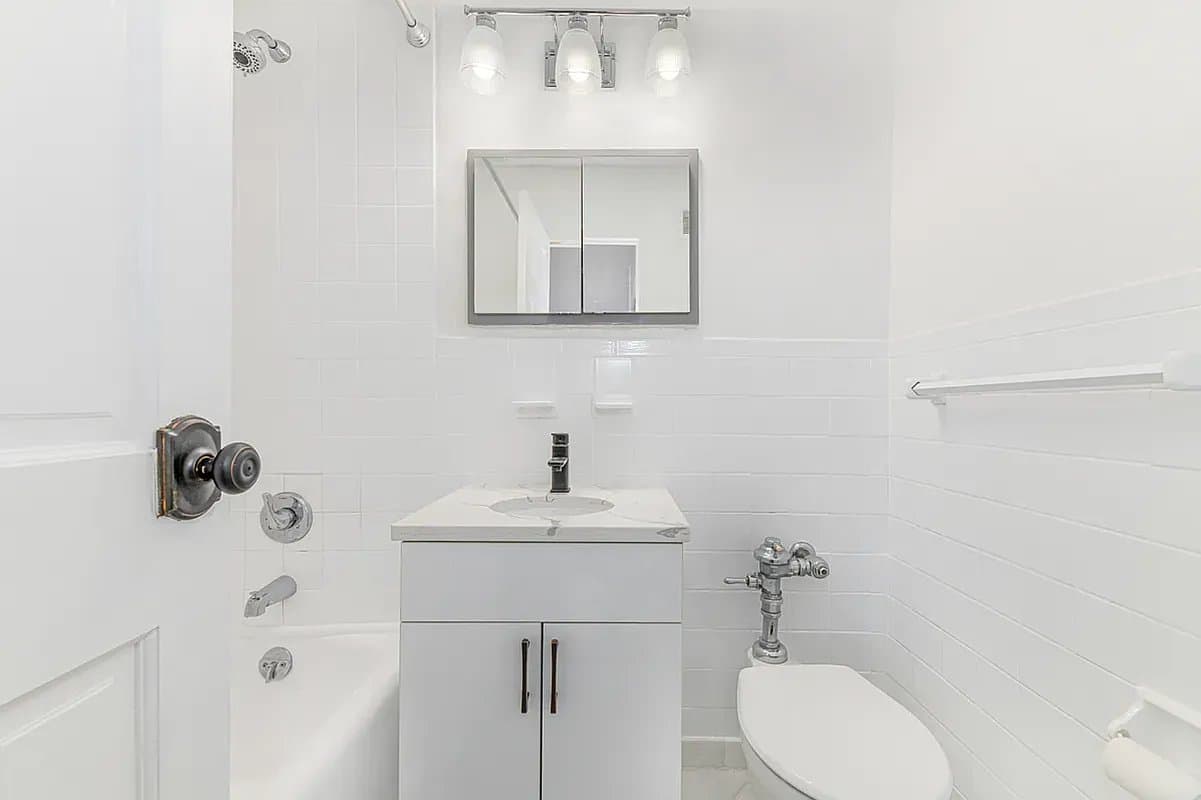 79 West 12th Street, photo 4