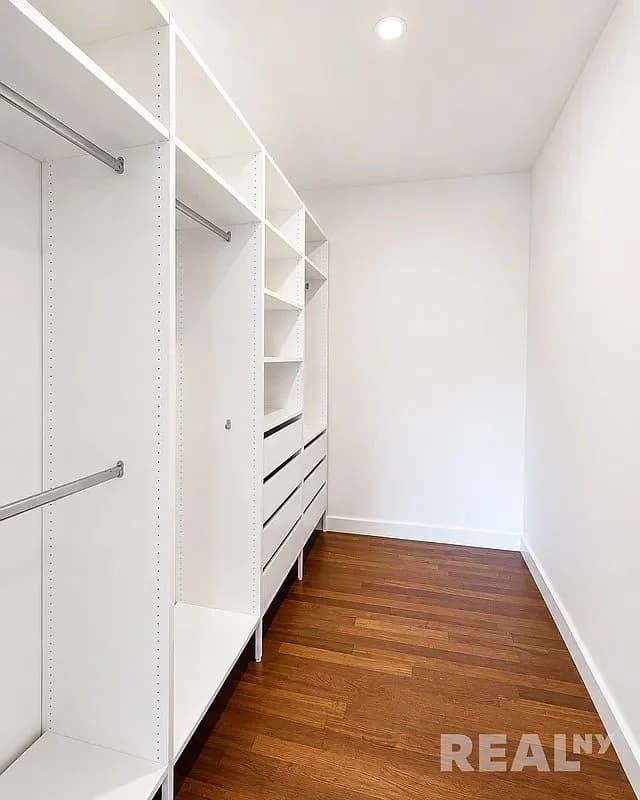 3 bed apartment at 20 Terrace Place, Unit PHH, Windsor Terrace, photo 12 of 18