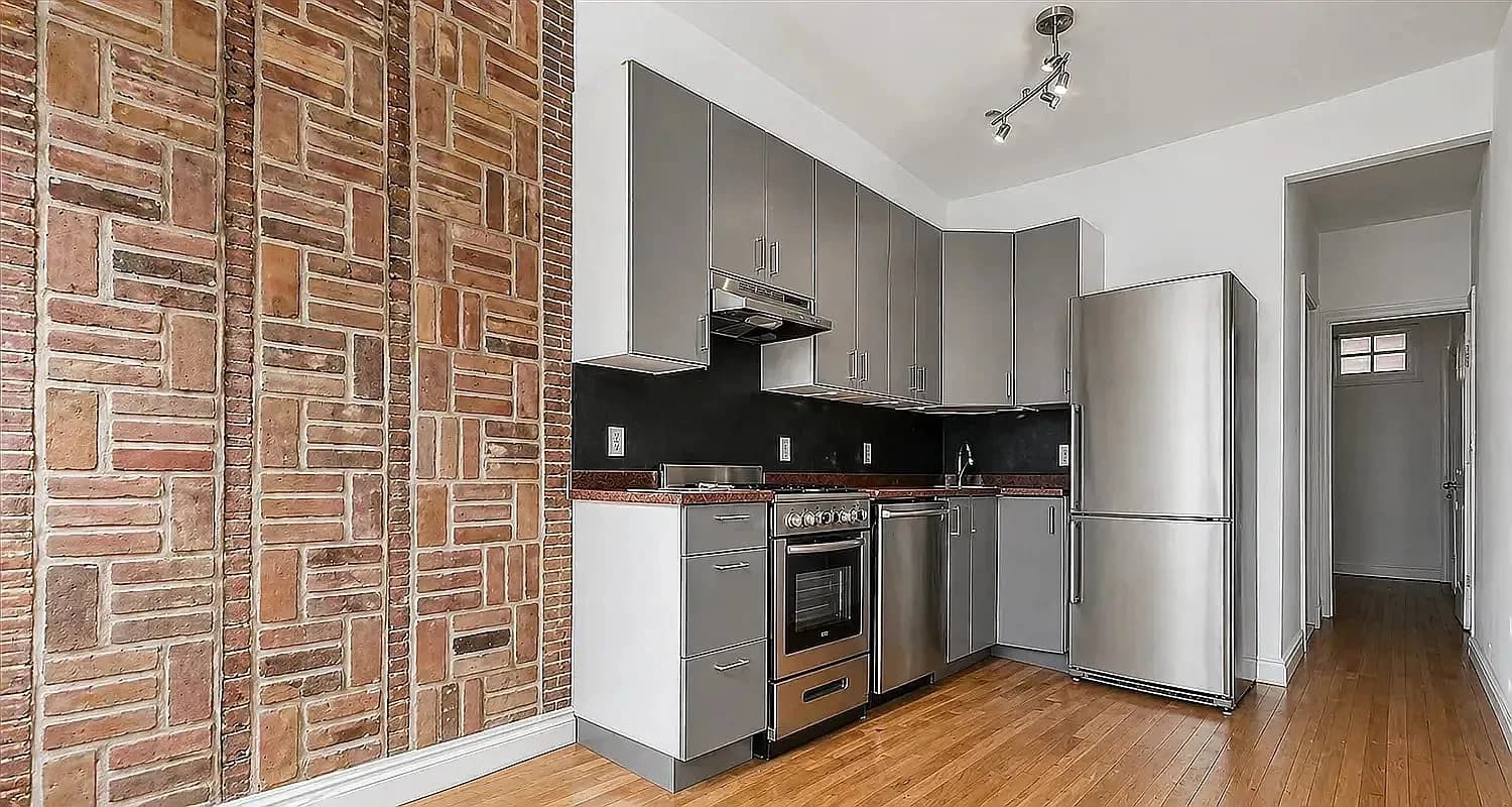105 Wilson Avenue, photo 3