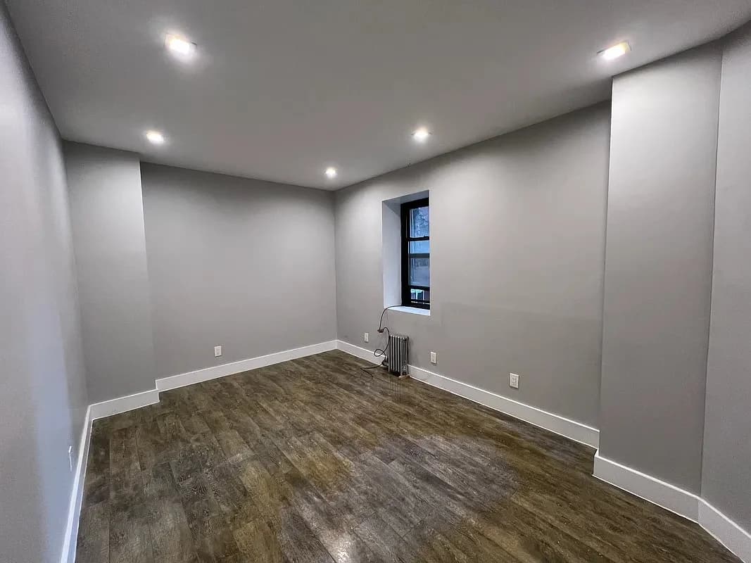 Studio apartment at 411 East 118th Street, Unit 1C, Harlem, photo 3 of 5