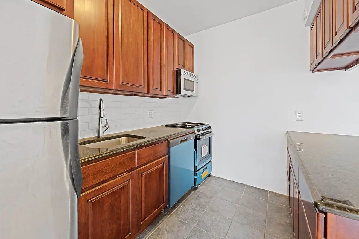 1 bed apartment at 101 East 116th Street, Unit 4F, Harlem, photo 3 of 5