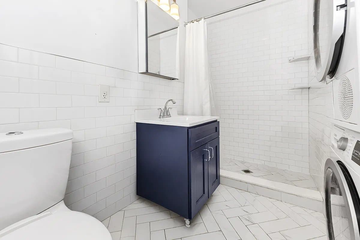 3 bed apartment at 110 South 2nd Street, Unit 3, Williamsburg, photo 6 of 6