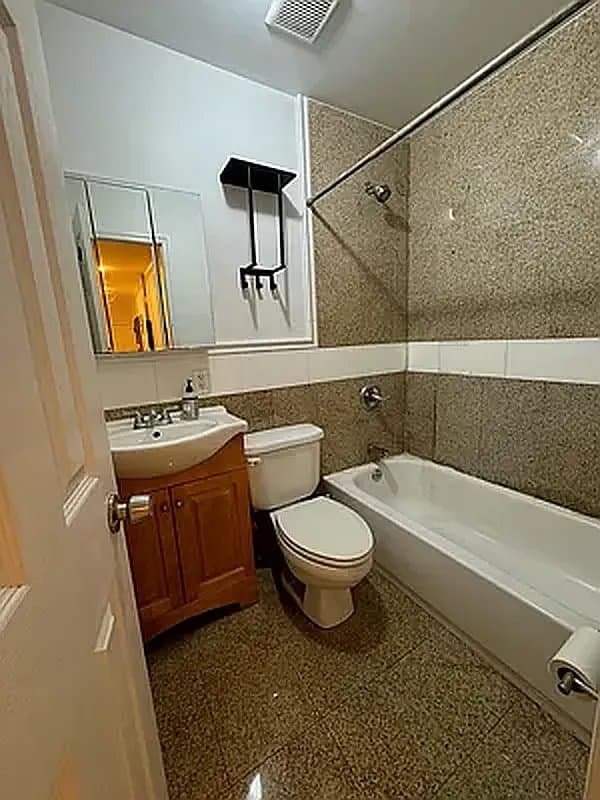2 bed apartment at 289 21st Street, Unit 2L, Greenwood Heights, photo 6 of 6
