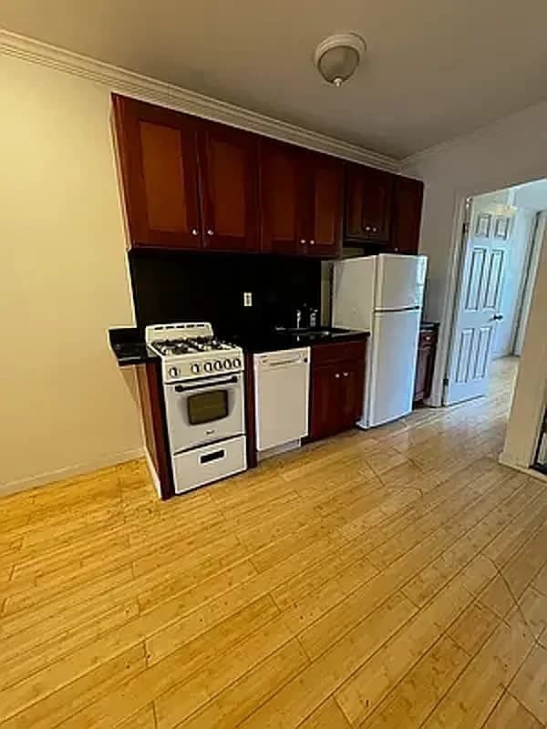 2 bed apartment at 289 21st Street, Unit 2L, Greenwood Heights, photo 4 of 6