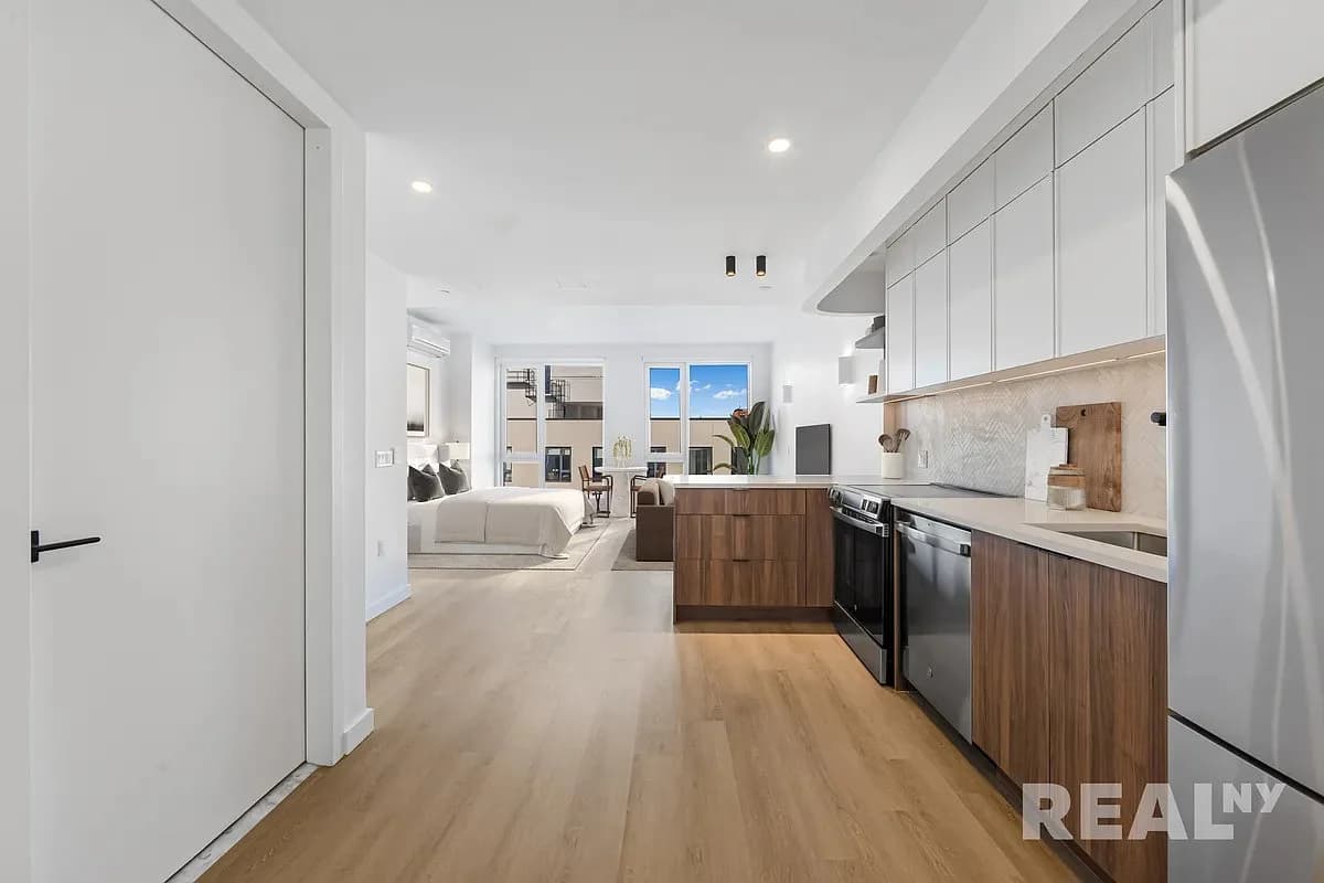 Studio apartment at 953 Dean Street, Unit 542, Crown Heights, photo 1 of 15
