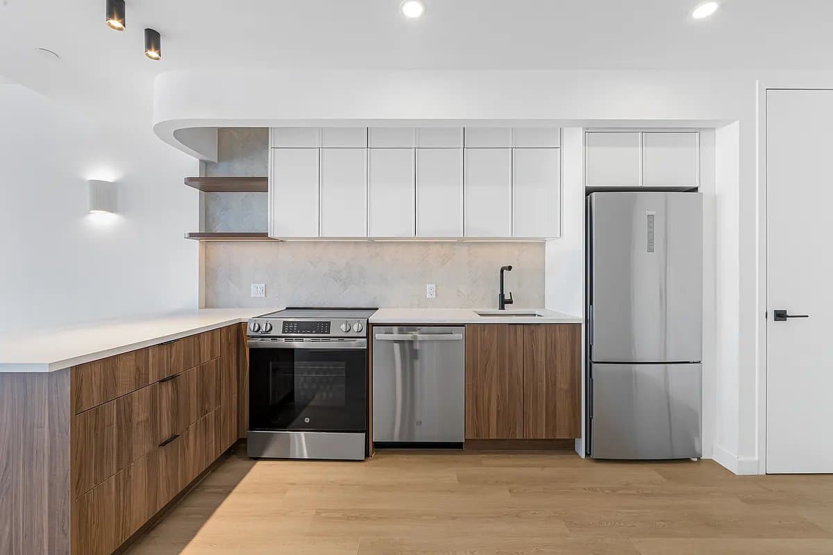 Studio apartment at 953 Dean Street, Unit 542, Crown Heights, photo 2 of 15