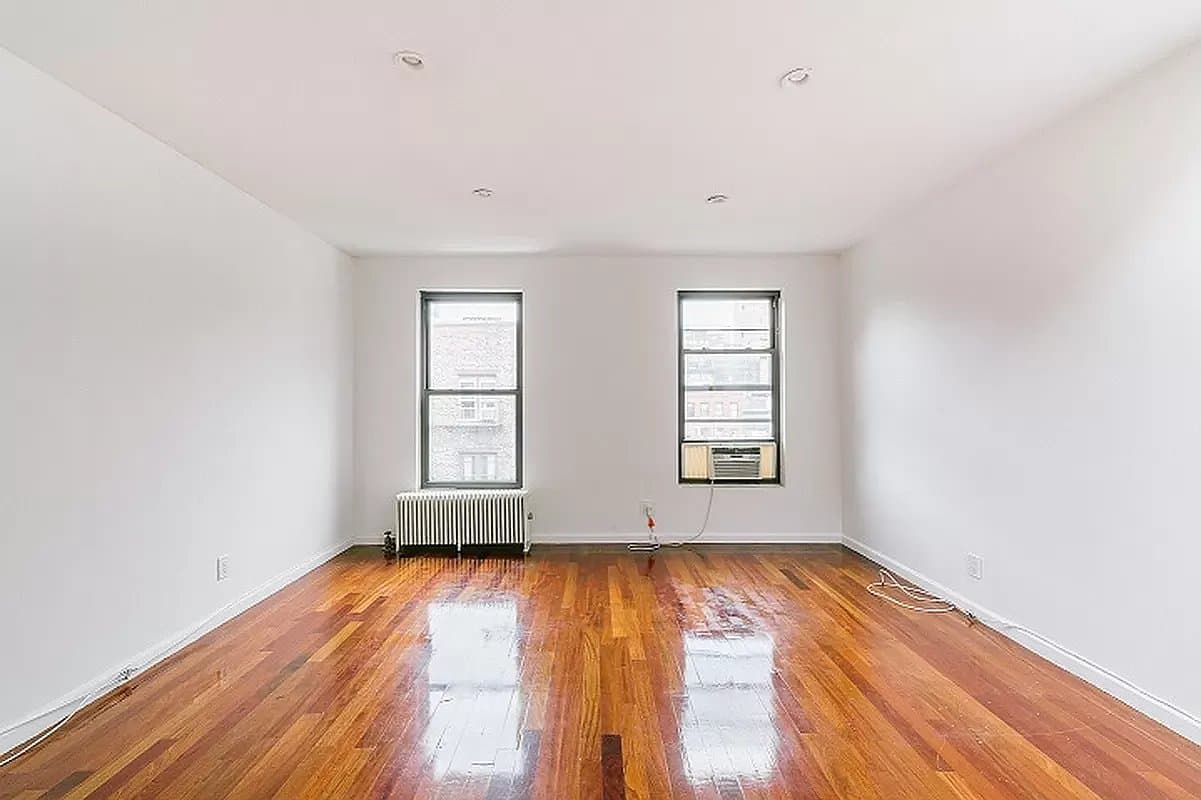 235 West 14th Street, photo 4