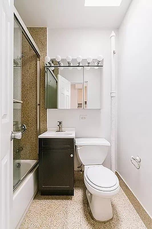Studio apartment at 235 West 14th Street, Unit D4, Chelsea, photo 8 of 11