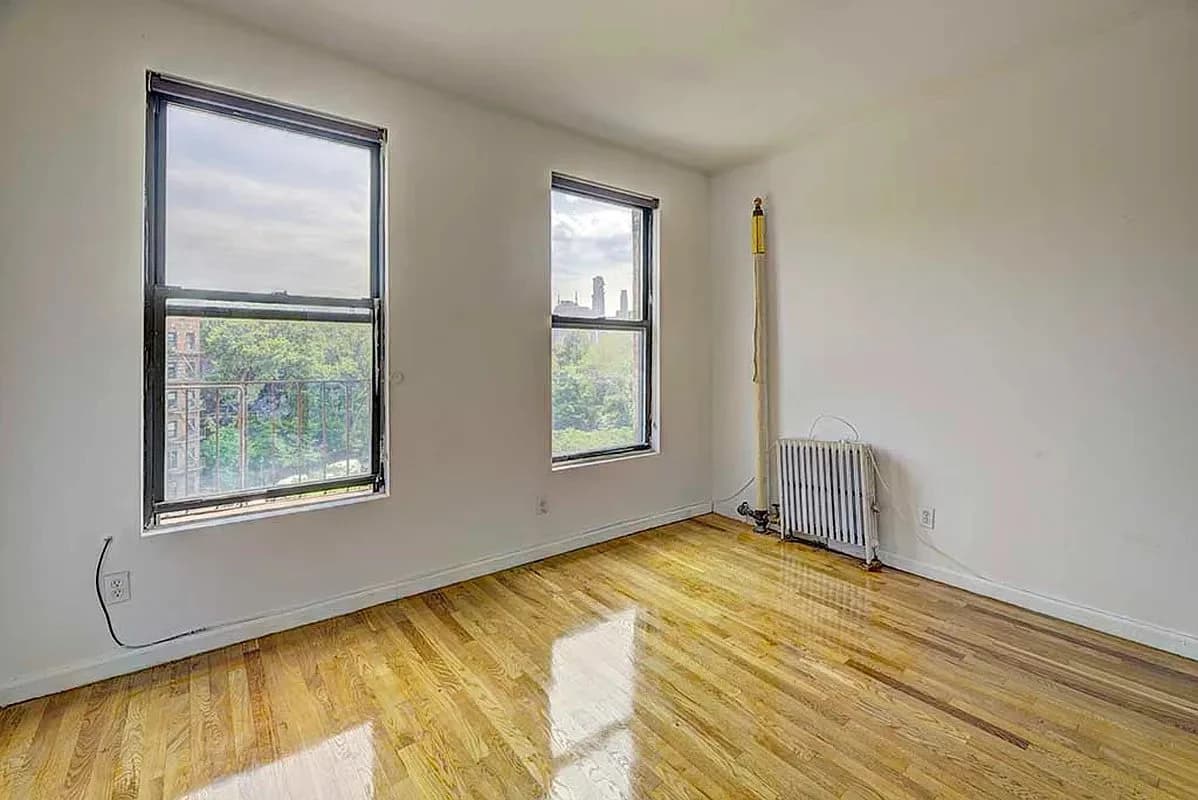 2 bed apartment at 7 Carmine St, Unit 22, West Village, photo 2 of 4
