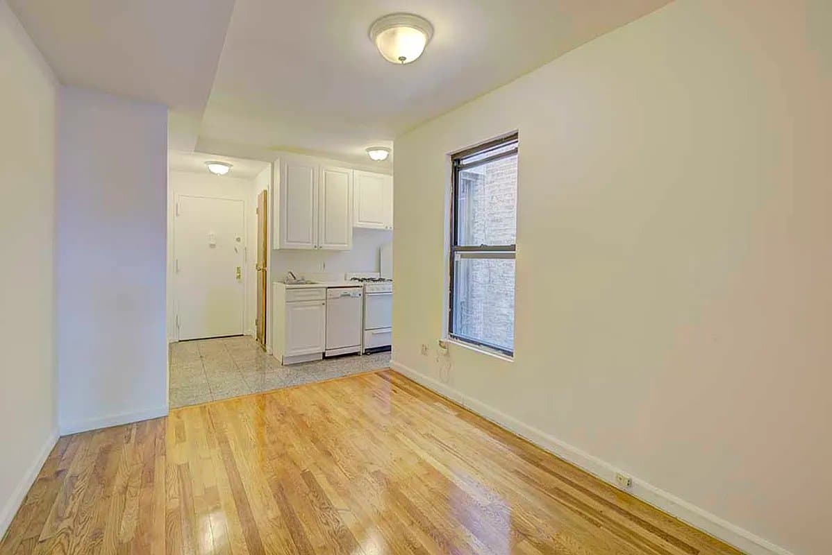 2 bed apartment at 7 Carmine St, Unit 22, West Village, photo 3 of 4