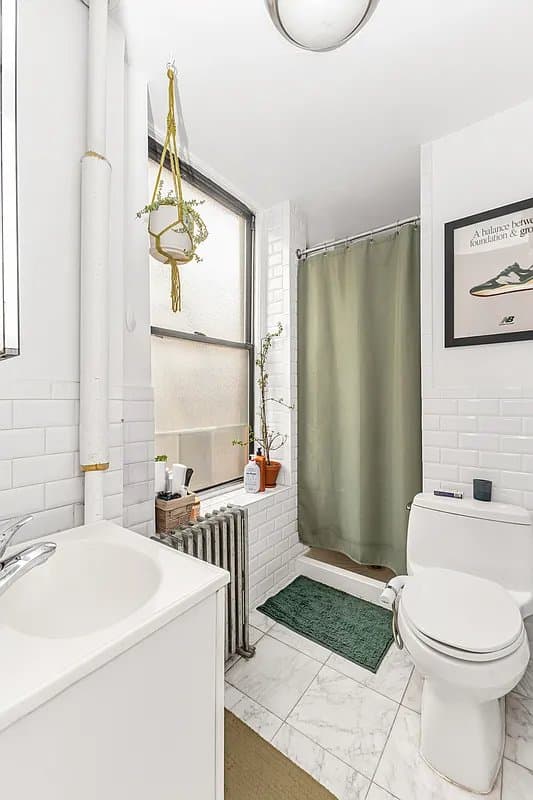 318 East 11th Street, photo 3