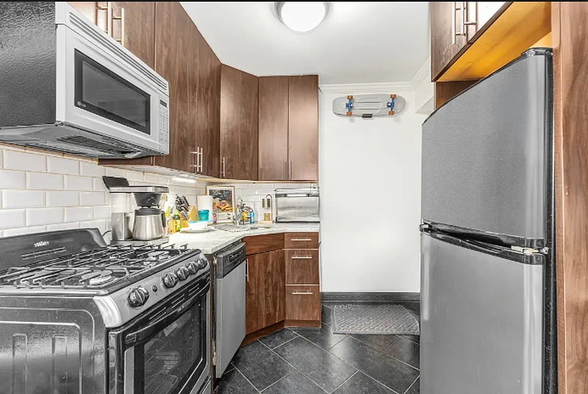 318 East 11th Street, photo 4