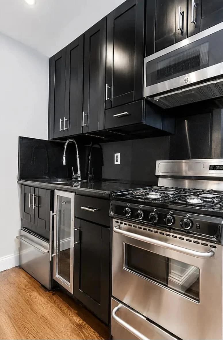 2 bed apartment at 438 West 52nd Street, Unit 2B, Hell's Kitchen, photo 3 of 7