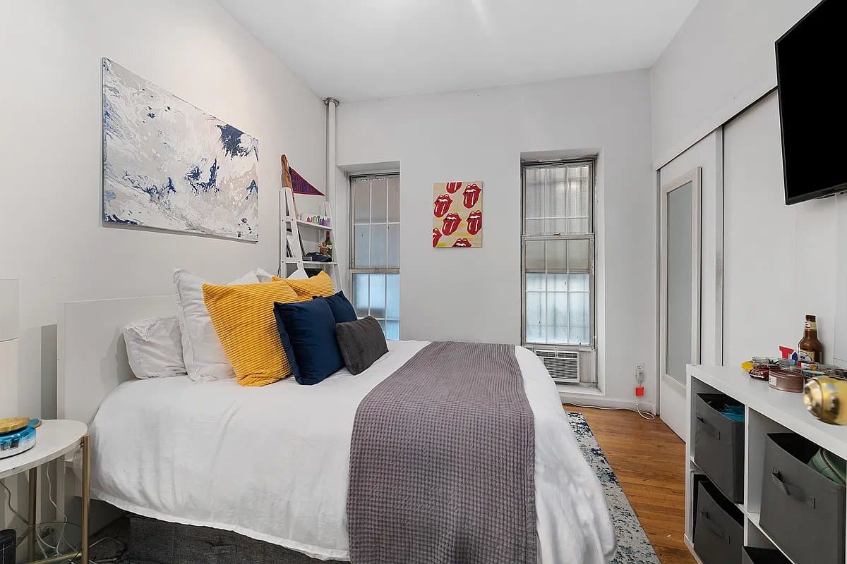 3 bed apartment at 220 Sullivan Street, Unit 1B, Greenwich Village, photo 7 of 9