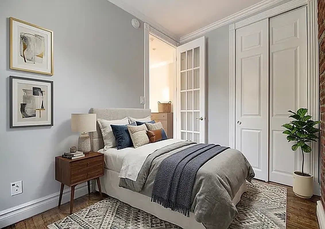 2 bed apartment at 566 Hudson St, Unit 1, West Village, photo 3 of 5