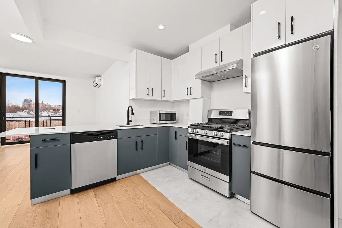 2 bed apartment at 435 Central Avenue, Unit 4B, Bushwick, photo 2 of 8